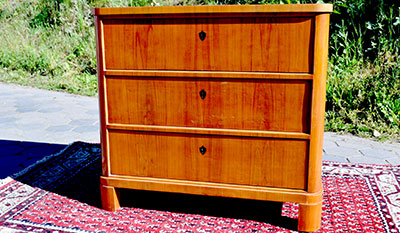 Biedermeier Kommode aus Kirschholz zum Verkauf