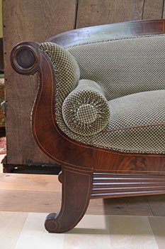 Biedermeier Sofa - Detailaufnahme Seitenteil - antike Möbel